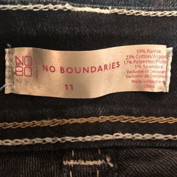 No Boundaries jean capris - Picture 3 of 5